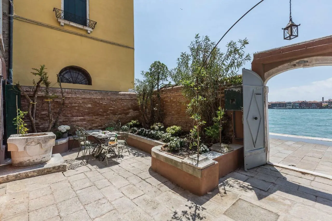 Ca' Dell'Ulivo Private Garden Apartment Venice Italy